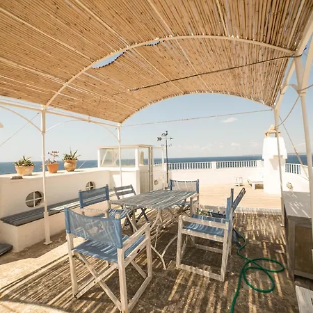 4 Balconi House-san Gregorio Palazzo Unico Vista Mare *