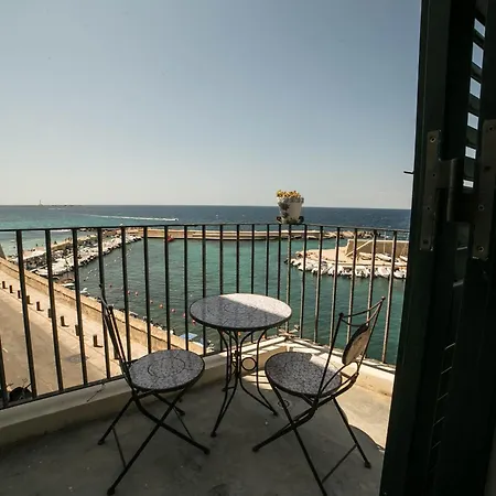 Дом отдыха 4 Balconi House-san Gregorio Palazzo Unico Vista Mare