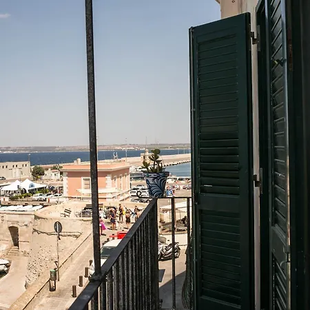 4 Balconi House-san Gregorio Palazzo Unico Vista Mare