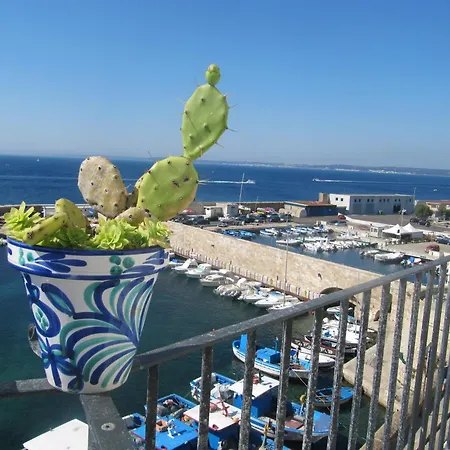 4 Balconi House-san Gregorio Palazzo Unico Vista Mare Holiday home