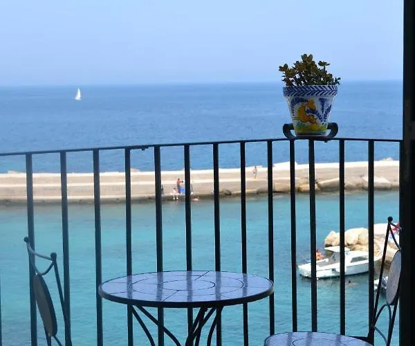 Casa vacanze 4 Balconi House-san Gregorio Palazzo Unico Vista Mare Gallipoli