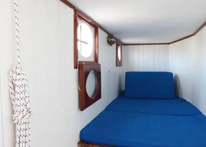 4 Balconi House-san Gregorio Palazzo Unico Vista Mare *